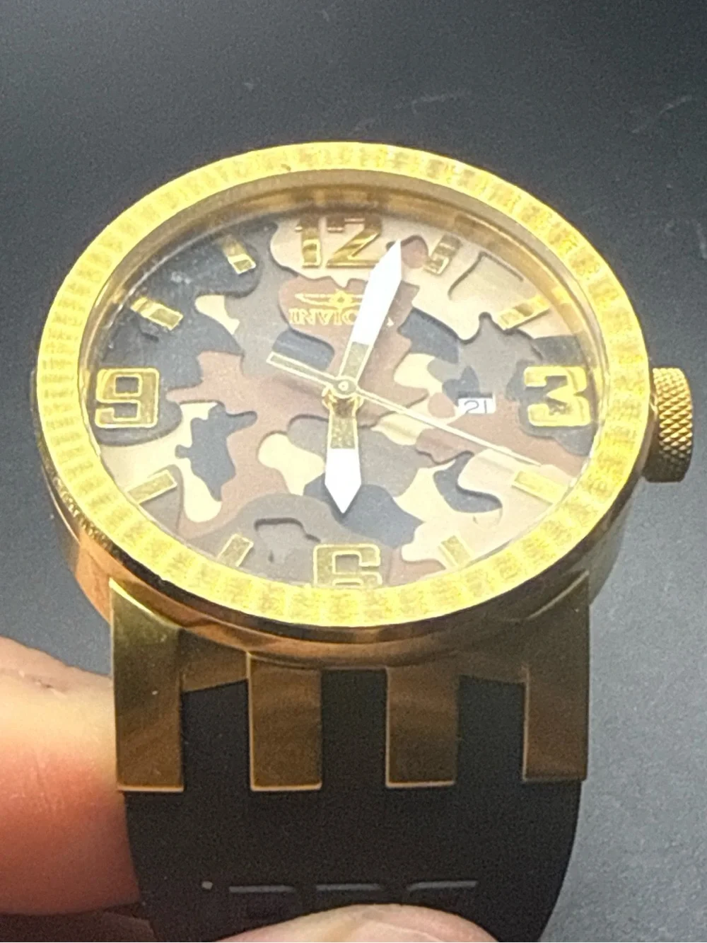 Invicta DNA watch gold-tone case and a brown camouflage dial New Battery
